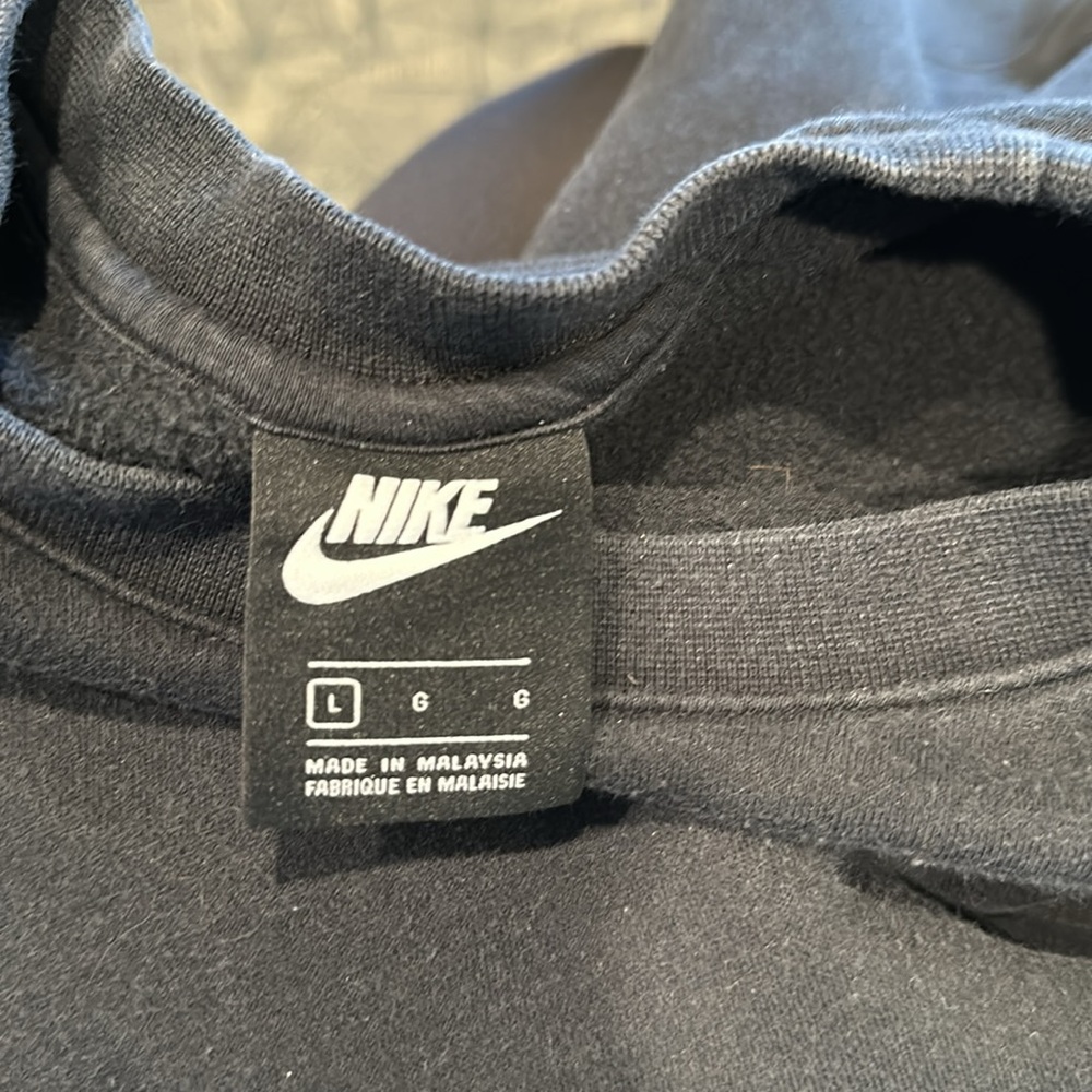 Nike Sweatshirt - Picture 3 of 3